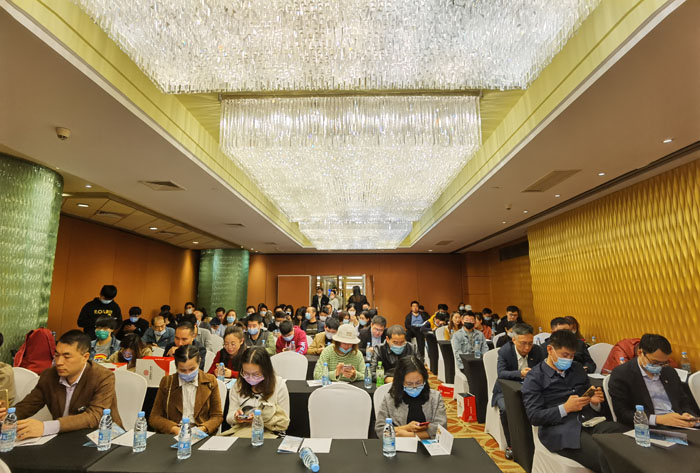 再接再厉-友财网携手润奥斯资产管理2020金融国际化期货论坛上海站第二场活动取得圆满成功！