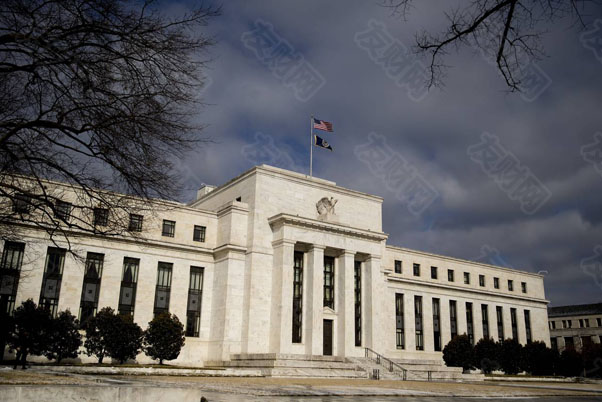 美联储：通胀率超出预期 但不准备立即加息