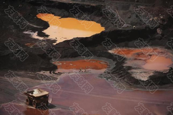铁矿石巴西帕拉州淡水河谷经营的Ferro Carajas铁矿全景d.jpg