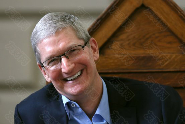 苹果CEO蒂姆·库克获得超过500万股苹果股票 价值7.5亿美元