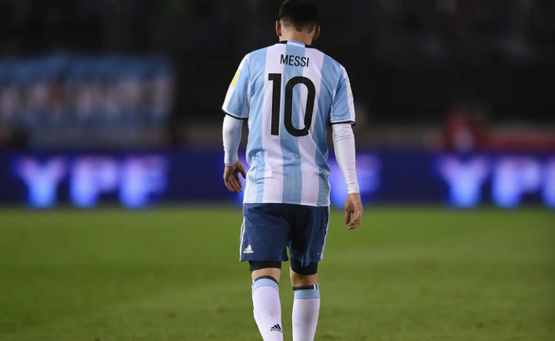 阿根廷足球巨星梅西当地时间5月30日在阿根廷广播公司TYC Sports采访时透露，感染新冠给他留下了后遗症。