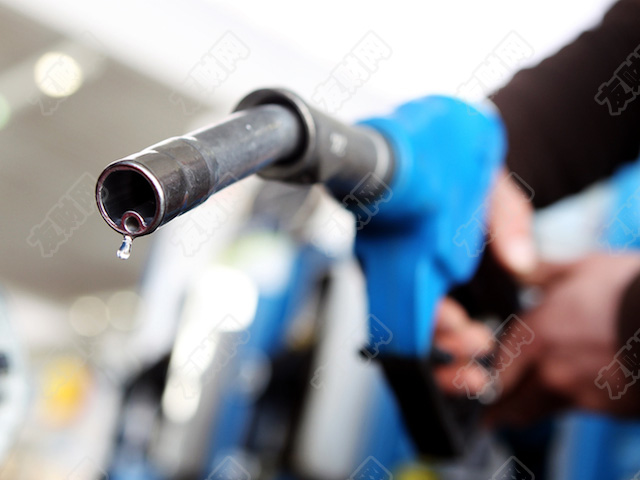 美国库存意外下降导致油价上涨，美联储限制涨幅
