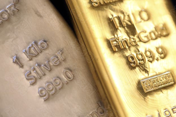 黄金“时刻”来临：全球央行狂购黄金 或成年内最佳避险投资