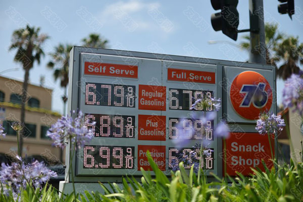 美国汽油价格刚刚飙升至去年11月以来的最高水平