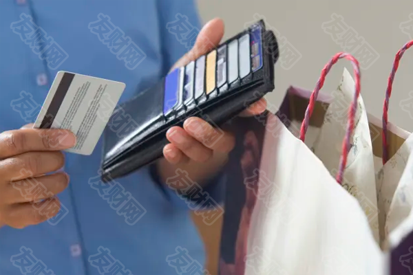 经济学家称：美国消费者很快就会意识到信用卡利息的“失控”