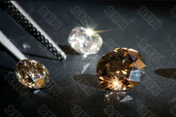 戴比尔斯大幅降低钻石价格以重振销售