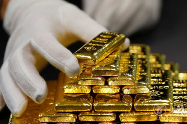 随着黄金价格升至历史高点 华尔街分析师表示金价还会进一步上涨