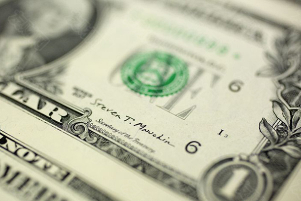 前美国财长姆努钦表示 强势美元目前有助于为美国债务融资